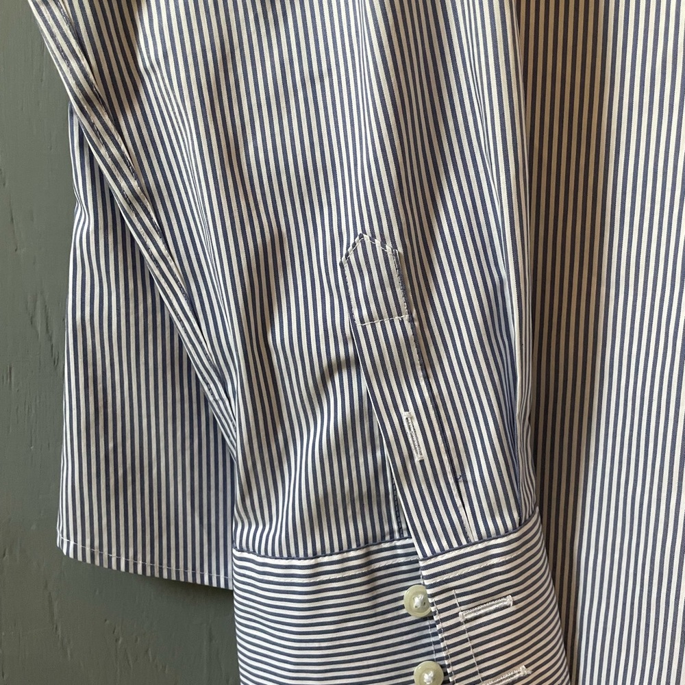 Button Down Top - Picture 5 of 6